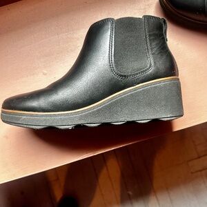 Clarks wedge pull on ankle boots-Size 10